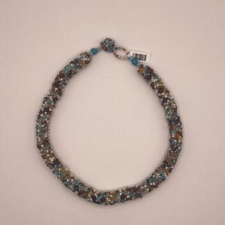 ビーズネックレス