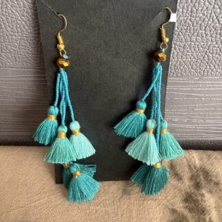 タッセルバリピアス