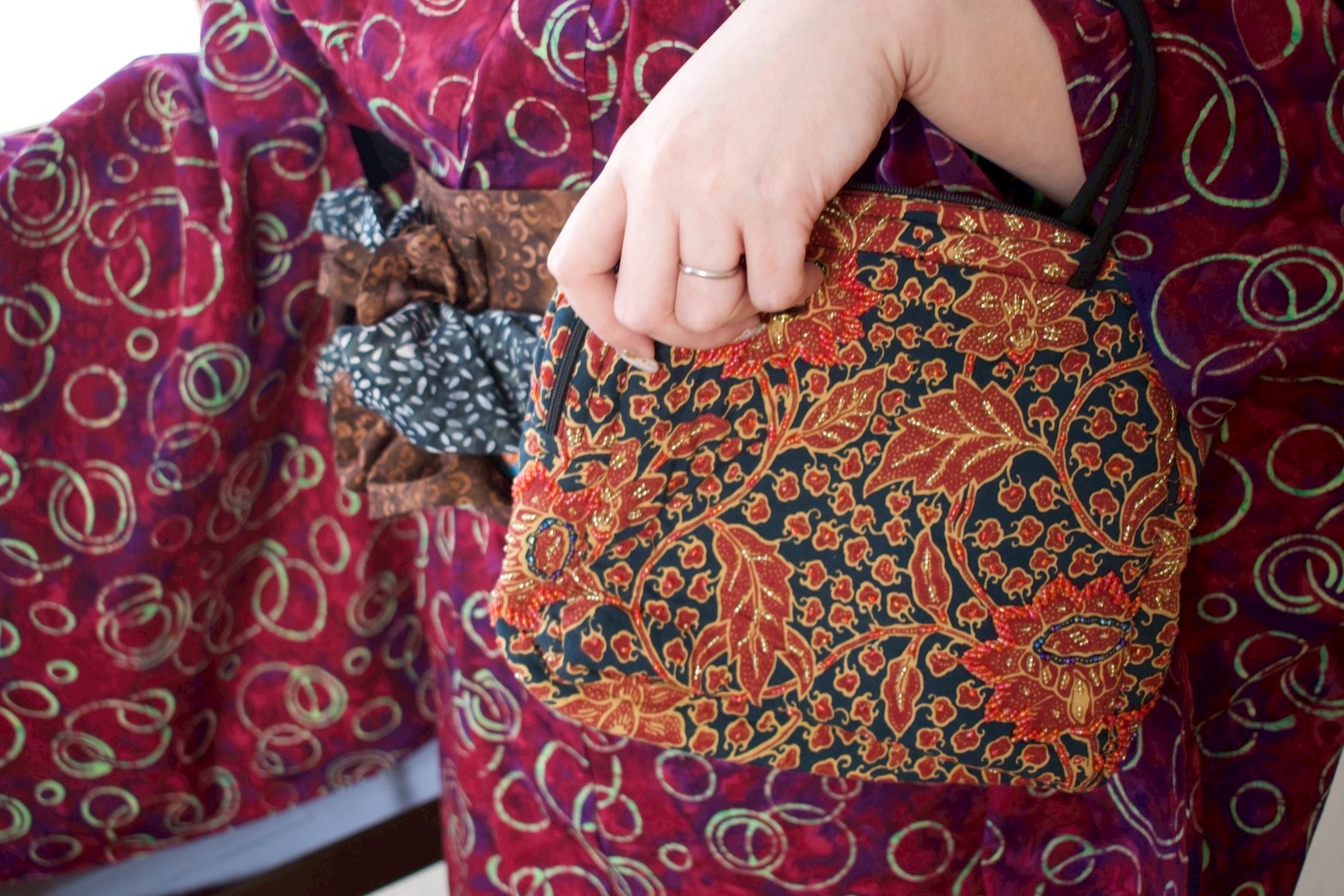 バティックビーズハンドバッグ - 画像 (4)