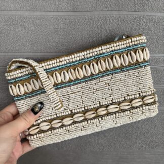 ビーズ刺繍クラッチバッグ