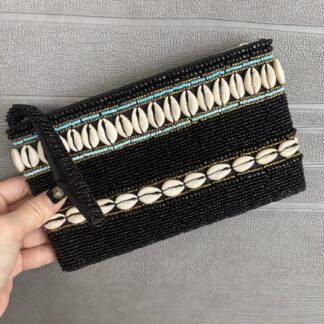 ビーズ刺繍クラッチバッグ