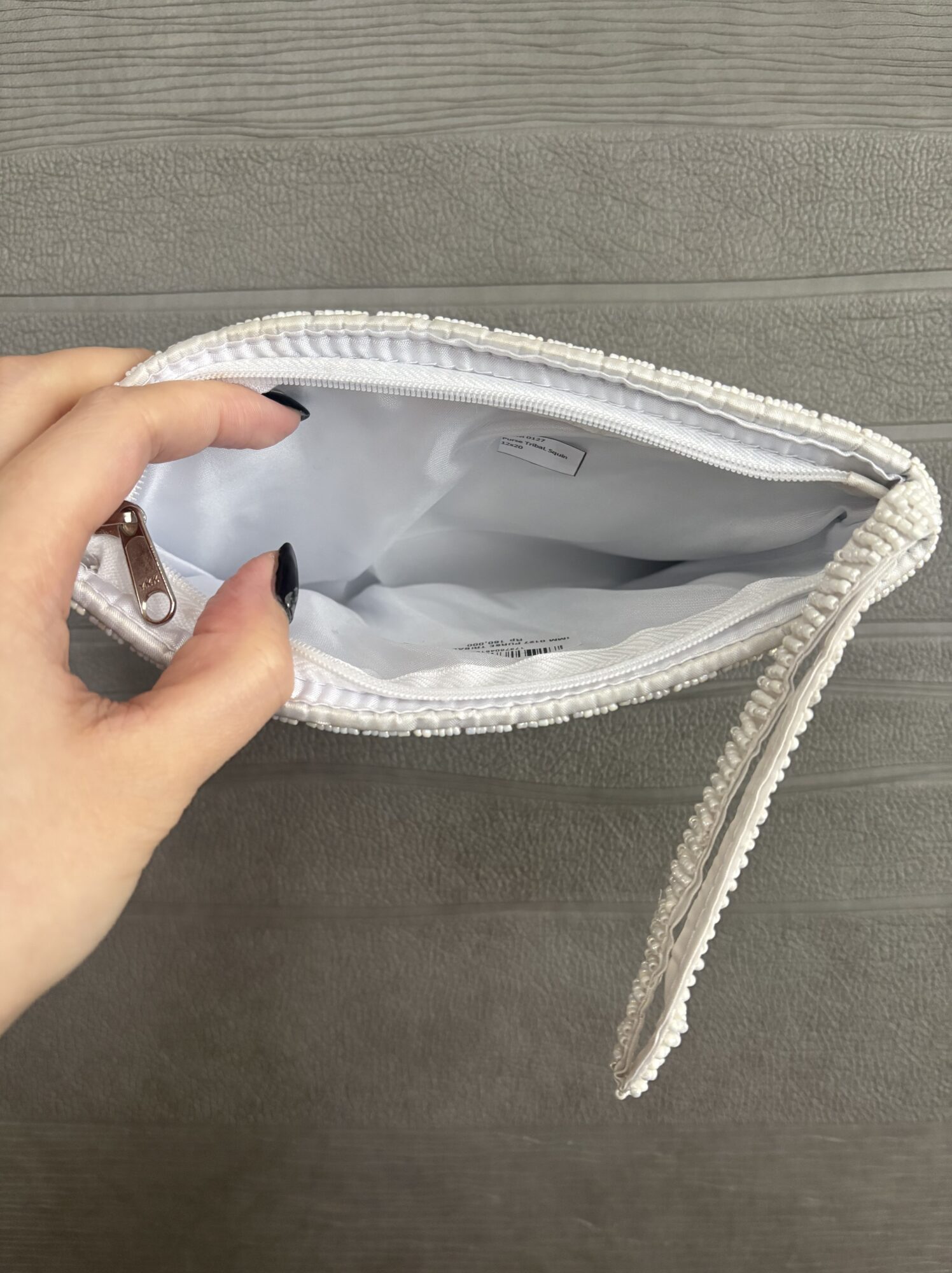 ビーズ刺繍クラッチバッグ - 画像 (4)